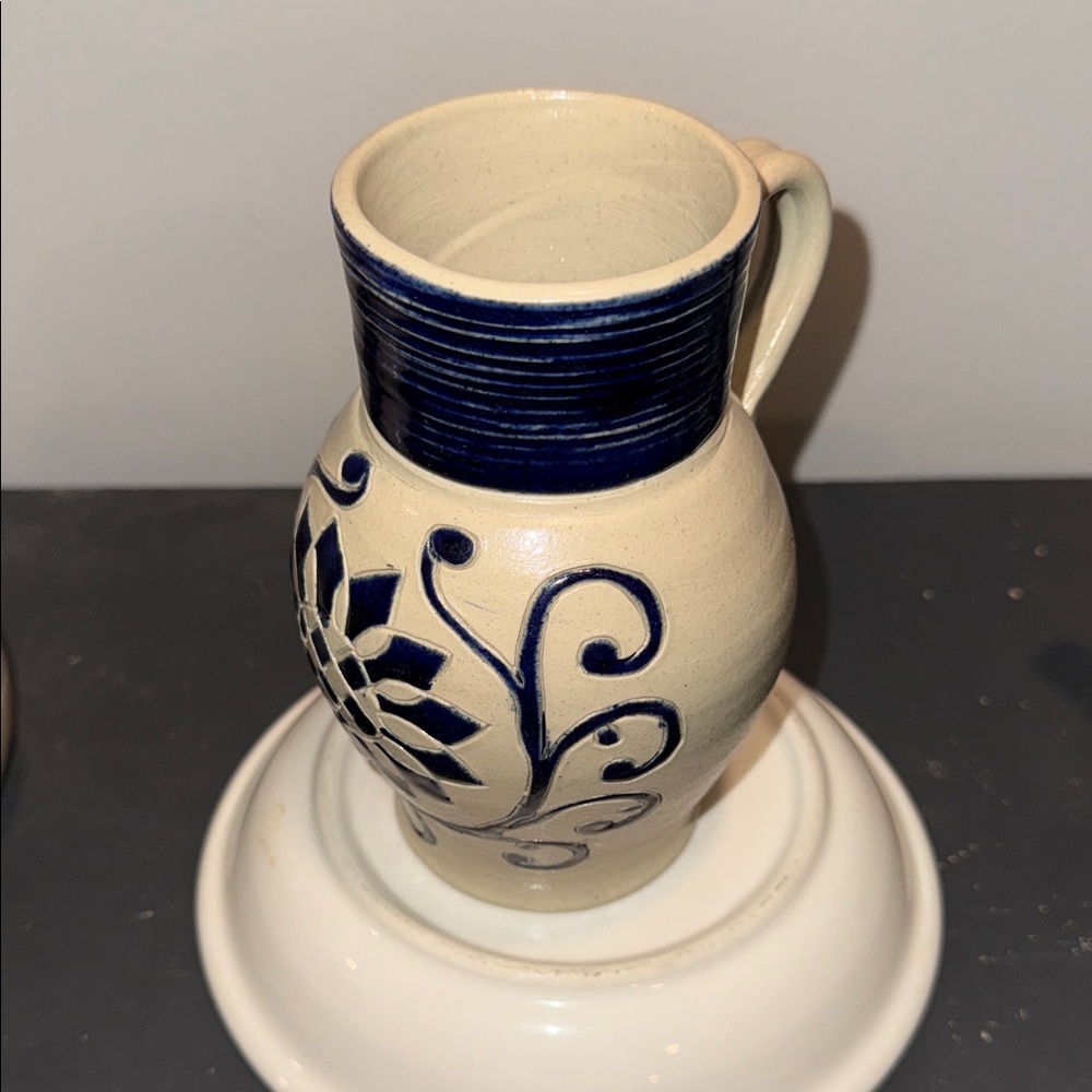 Handcrafted Williamsburg Pottery Jug w/  Handle - Grey and Cobalt Navy Glaze - Picture 2 of 11